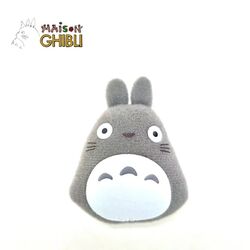 MY NEIGHBOR TOTORO - Grey Totoro - Mini magnet plush 4.8cm