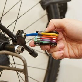 Rainbow 7-In-1 Multitool / Gadgets