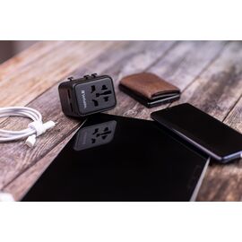 Verbatim - Universal Travel Adapter UTA-01 with 2xUSB Charger / Electronics | Techbox