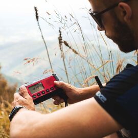 Midland - Emergency Radio & Powerbank ER250BT with Bluetooth / Electronics - Powerbanks - Smartphone Chargers - Techbox