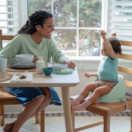 Ingenuity - My Spot™ Easy-Clean Booster - Green - 6-60 m / Baby and Children