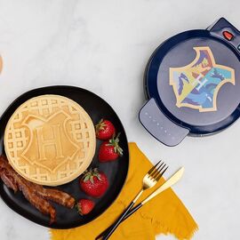 Harry Potter Hogwarts Waffle maker |  Techbox
