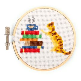 Kikkerland - Cat Mini Cross Stitch Embroidery - (GG269) / Toys