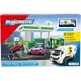 Majorette - Petrol Station BP + 1 Vehicle (8502006001) / Toys