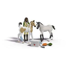 Schleich Sarahs First Aid Kit (42777) / Toys