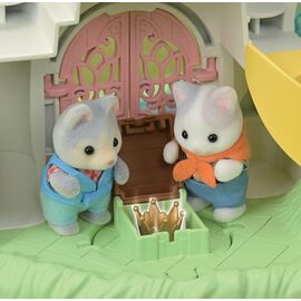 Sylvanian Families - The Secret Forest Waterfall (5761) / Toys