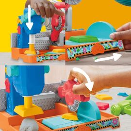 Play-Doh - Stamp N Saw Tool Bench (F9141) / Toys