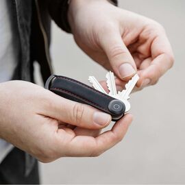 Orbitkey - Crazy Horse Leather Key Organiser - Obsidian Red / Gadgets