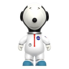 Peanuts Supersize Vinyl Action Figure Snoopy White Spacesuit 30 cm |  Techbox
