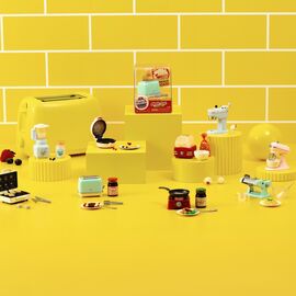 Mini Brands - Magic Cook Kitchen S1 - Waffle Maker / Toys