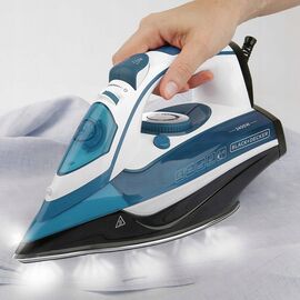 Steam iron Black+Decker BXIR2402E (2400W; white) | Techbox