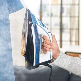 Steam iron Black+Decker BXIR2402E (2400W; white) | Techbox