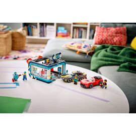 LEGO CITY 60497 Drive-Through Car Wash