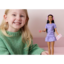 Barbie - Fashionista Doll Stripes (Autism Awareness) (JJN58) / Toys