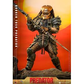 Alien vs. Predator Comic Masterpiece Action Figure 1/6 Broken Tusk Predator 35 cm