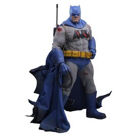 Batman: The Dark Knight Returns Comic Masterpiece Action Figure 1/6 Batman (Battle Damaged Version) 32 cm