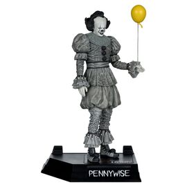 It Welcome to Derry Movie Maniacs Figure Pennywise (Black &amp; White) 16 cm