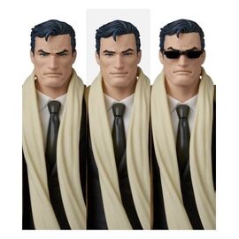 DC Comics MAFEX Action Figure Bruce Wayne (Batman: Hush Ver.) 16 cm