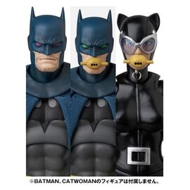 DC Comics MAFEX Action Figure Bruce Wayne (Batman: Hush Ver.) 16 cm