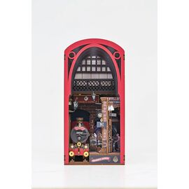 HARRY POTTER - BOOK NOOK KIT - Hogwarts Express - 238pc + LED Light