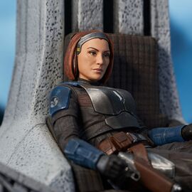THE MANDALORIAN - Bo-Katan on Throne - Statue Premier Collection 35cm