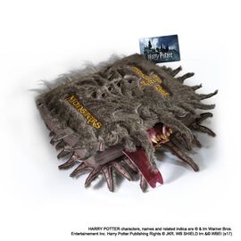 HARRY POTTER - Monster Book of Monsters Plush large - 36cm