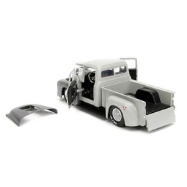 STREET FIGHTER - Guile & 1956 Ford F-100 - 1:24