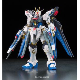 GUNDAM - Model Kit - Real Grade - ZGMF-X20A Strike Freedom - 13 CM