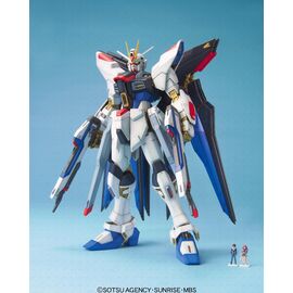 GUNDAM - Model Kit - Master Grade - Strike Freedom Gundam - 1/144