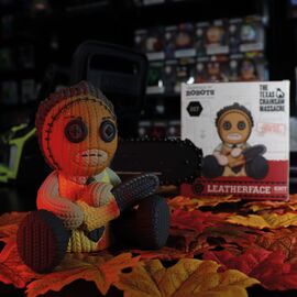 LEATHER FACE - Handmade By Robots N°07 - Collectible Vinyl Figure