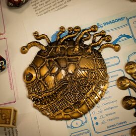 Dungeons & Dragons 50th Anniversary Beholder Twin Medallion Set / Fan Shop and Merchandise