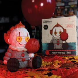 IT - Pennywise Collectible Vinyl Figure / Fan Shop and Merchandise |  Techbox