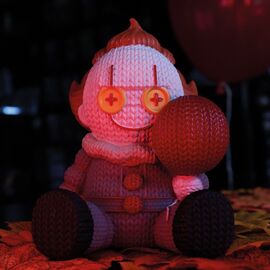 IT - Pennywise Collectible Vinyl Figure / Fan Shop and Merchandise |  Techbox