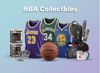 Φωτορεαλιστικό banner NBA: φανέλες LeBron James, Giannis Antetokounmpo, Curry, μπάλα Spalding, Funko POP! NBA, trading cards, video game NBA 2K24, καπέλο, κούπα, σακίδιο, poster, μπρελόκ – όλα ομαδικά σε παστέλ gradient φόντο, με μεγάλο τίτλο "NBA Collectibles", σε στυλ premium eShop του Techbox