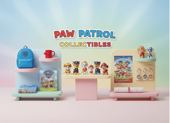 Φωτορεαλιστικό banner Paw Patrol: φιγούρες, λούτρινα, σχολικά, τσάντα, κασετίνα, τετράδιο, t-shirt, κούπα, poster, μπρελόκ, lunchbox, παγούρι, καπέλο, puzzle, αυτοκόλλητα – όλα τακτοποιημένα σε παστέλ ράφια/έπιπλο, με τίτλο "Paw Patrol Collectibles" σε στυλ Paw Patrol, premium eShop Techbox