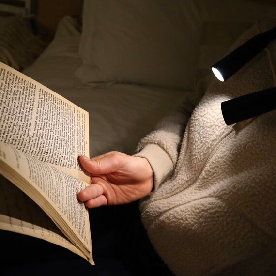 Hands-Free Book Light / Gadgets