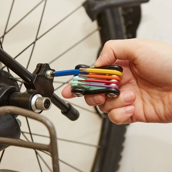 Rainbow 7-In-1 Multitool / Gadgets