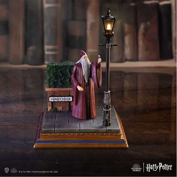 Harry Potter Privet Drive Light Up Figurine / Fan Shop and Merchandise |  Techbox