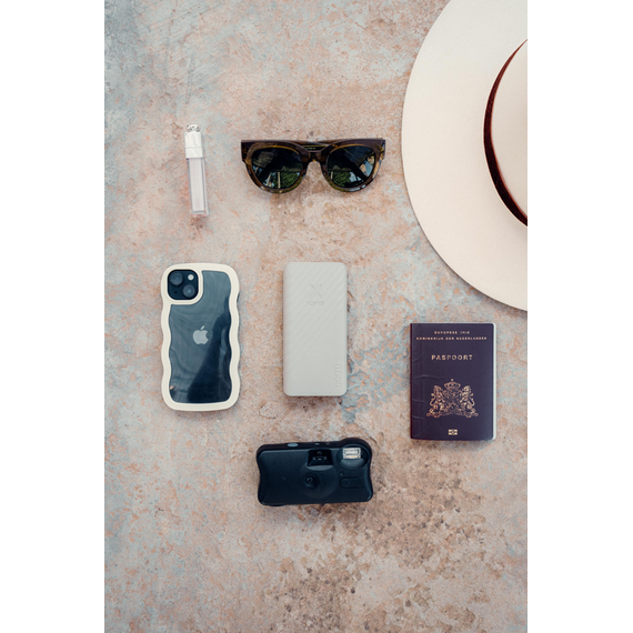 Xtorm - 15W FastCharge Go2 Powerbank 20.000 - Ash White / Electronics - Powerbanks - Smartphone Chargers - Techbox