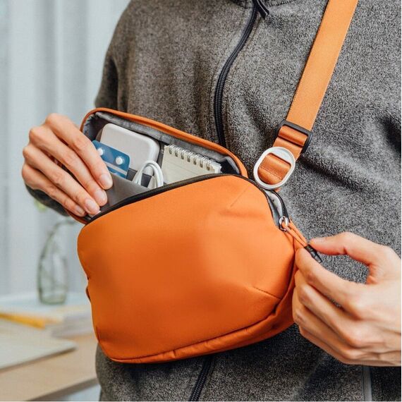Orbitkey - Urban Sling Mini (2L) - Terracotta / Gadgets