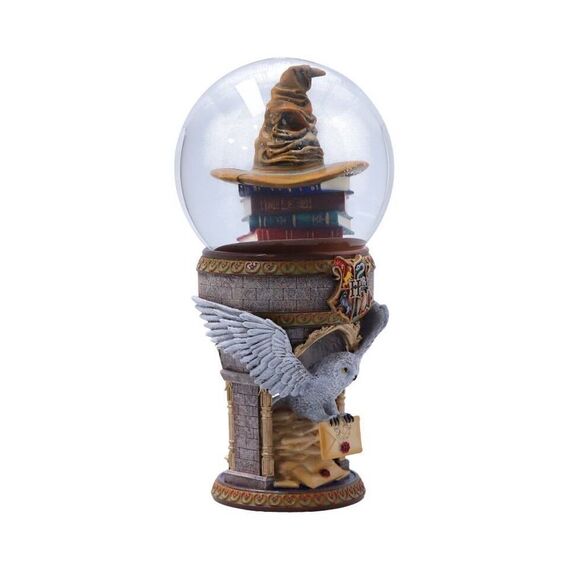 Harry Potter First Day at Hogwarts Snow Globe / Fan Shop and Merchandise - Merchandise Seasonals - Various - Techbox