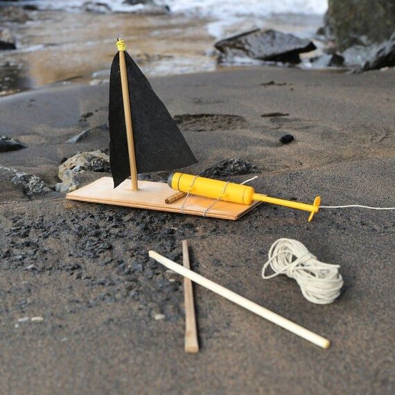 Huckleberry Make Your OWn Motor Boat / Gadgets