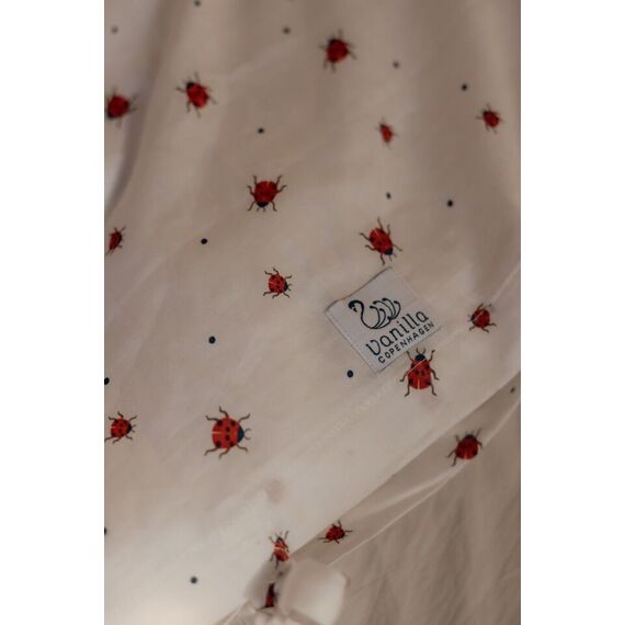 Vanilla Copenhagen - Bedding Baby - Lady Lovebug - Milk - 70 x 100 cm, 40 x 45 cm (BEDB1224) / Baby and Children