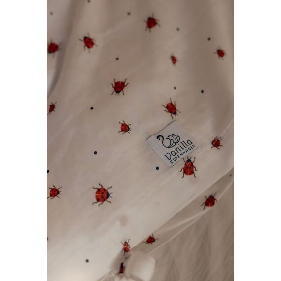 Vanilla Copenhagen - Bedding Baby - Lady Lovebug - Milk - 70 x 100 cm, 40 x 45 cm (BEDB1224) / Baby and Children
