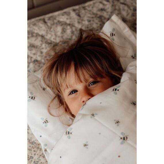 Vanilla Copenhagen - Bedding Junior - Honeybee Happy - Milk - 100 x 140 cm, 40 x 45 cm (BEDJ3824) / Baby and Children