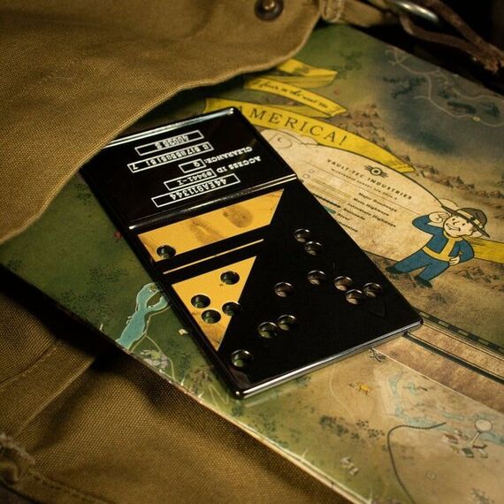 Fallout Limited Edition Nuclear Keycard Replica / Fan Shop and Merchandise |  Techbox