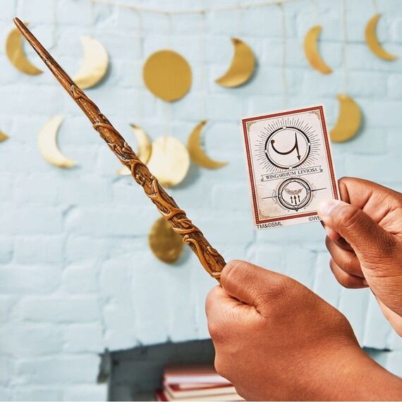Wizarding World - Spellbinding Wand - Hermione (6062057) / Toys