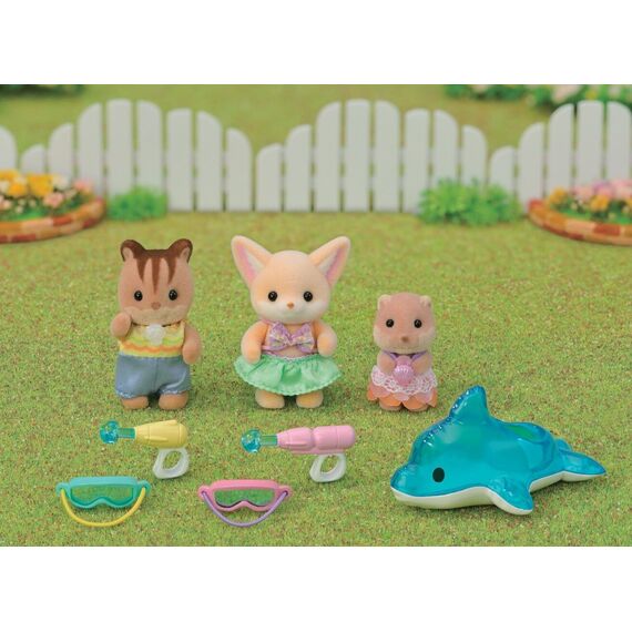 Sylvanian Families - Kindergarten Friends - Wading Pool Trio (5749) / Toys