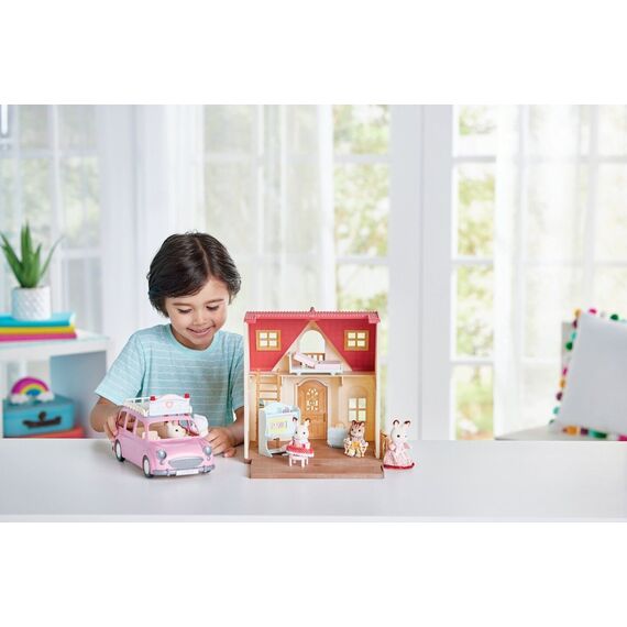 Sylvanian Families - New Red Roof Cosy Cottage Starter Home (5567) / Toys