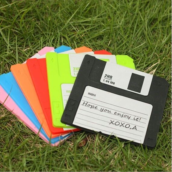 Winkee - Coaster - Floppy Disc - Six Different Colours / Gadgets